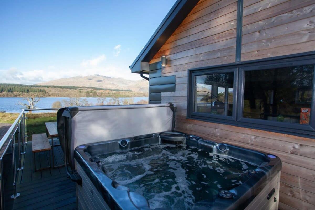 New Build Lodge With Stunning Views Of Loch Awe Hayfield  Esterno foto
