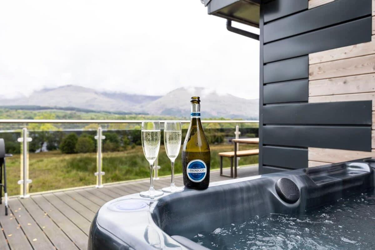 New Build Lodge With Stunning Views Of Loch Awe Hayfield  Esterno foto