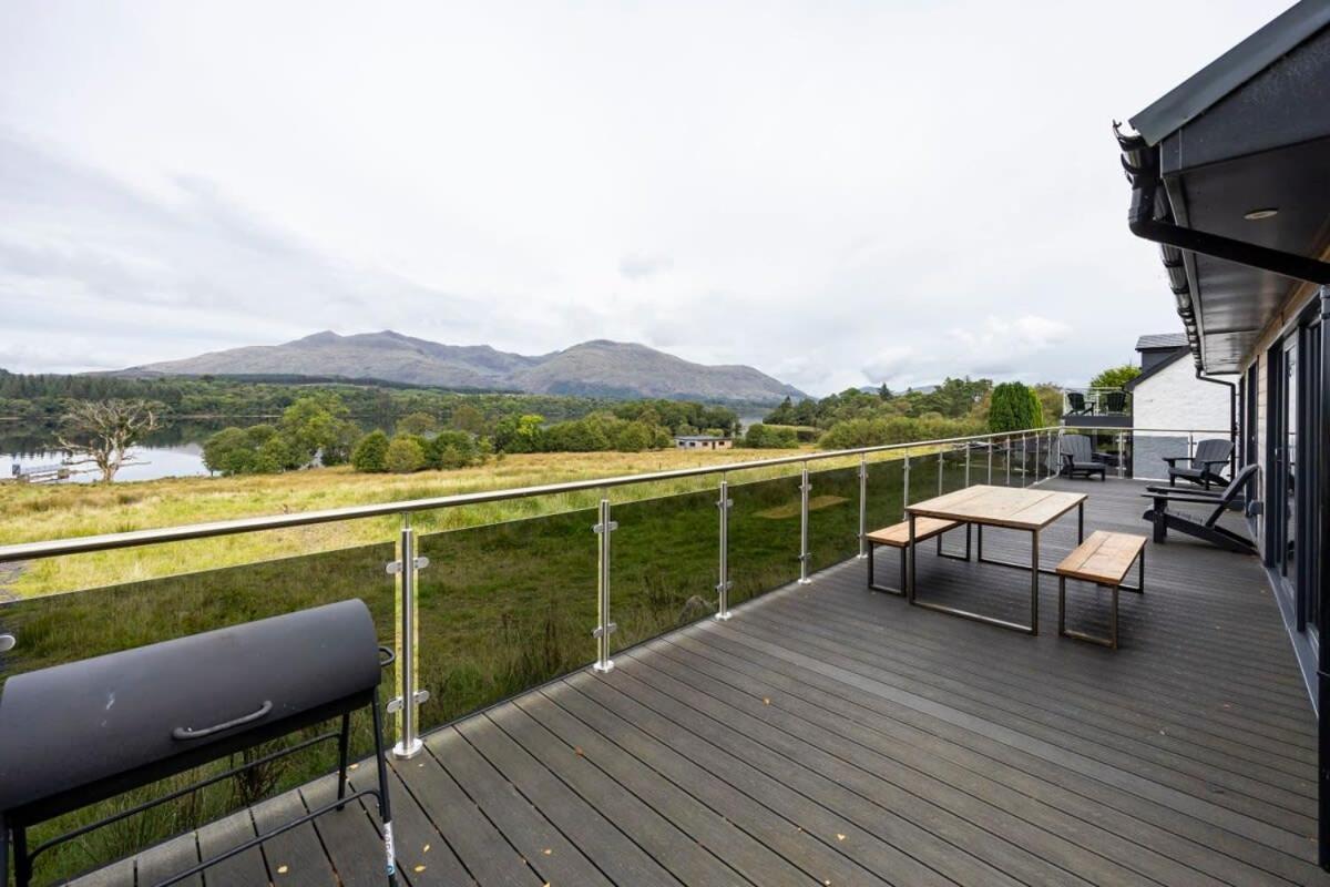 New Build Lodge With Stunning Views Of Loch Awe Hayfield  Esterno foto